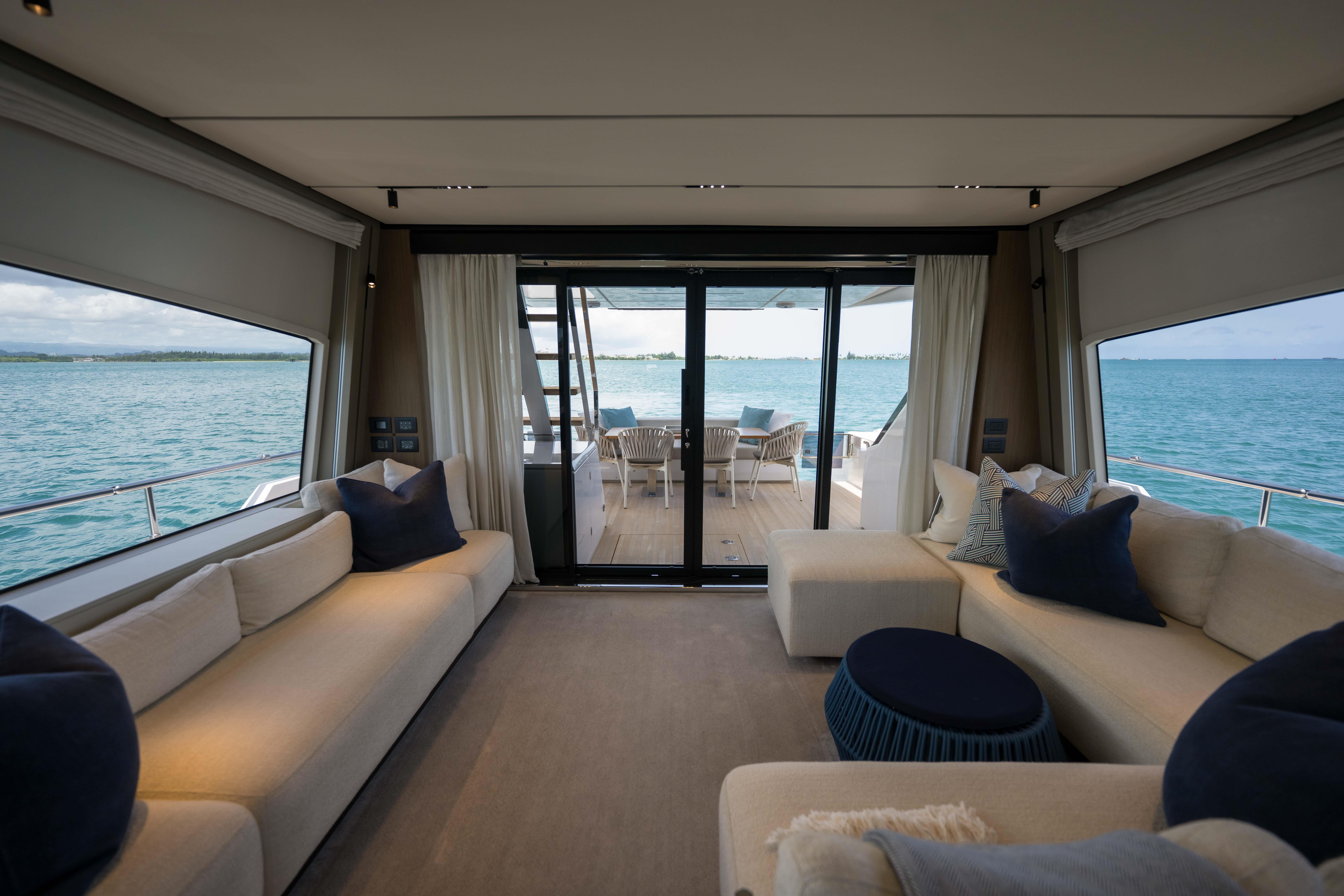 2023 FERRETTI YACHTS 720 